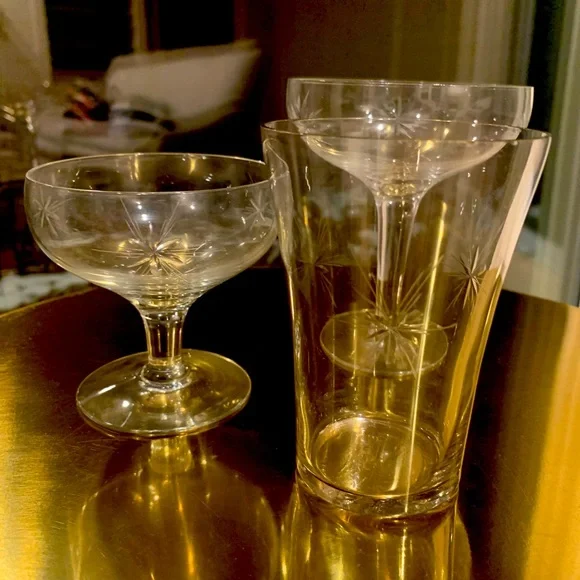 Fostoria sunburst juice, small coupe, large coupe glasses - Picture 9 of 9